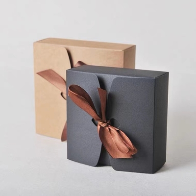 1800gsm ช็อกโกแลตกระดาษคราฟท์กล่องขนม Candy Bow Tie งานแต่งงาน Party Favor Boxes